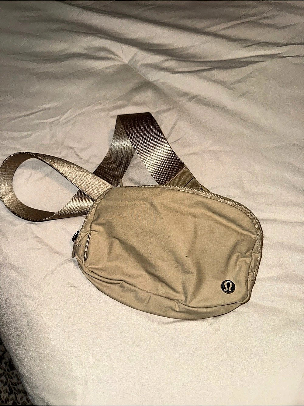lululemon Everywhere Belt Bag in Beige